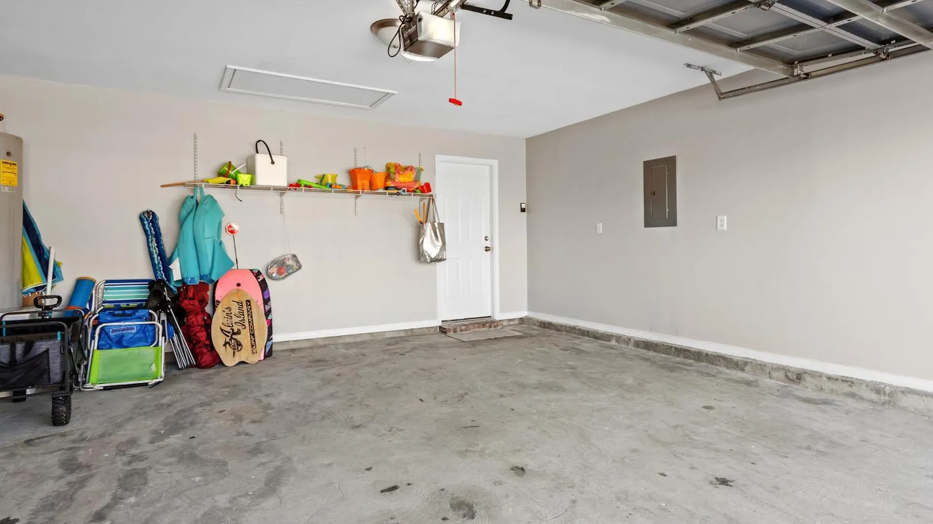 Luxurious House, Private Heated Pool, Dedicated Office, Mins Walk To & Shops * Destin