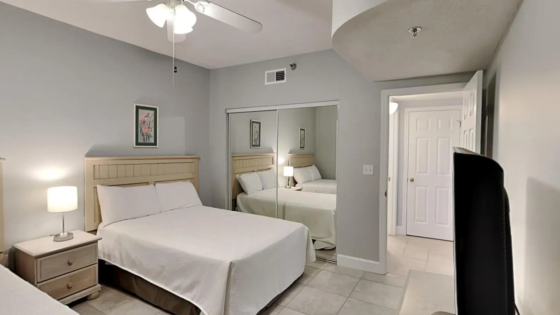 Jade East Towers #1430 Apartman *