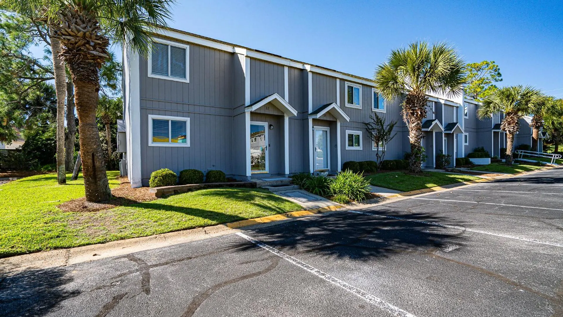 South Bay By The Gulf- Private Access, Community Pool, Foosball * Destin