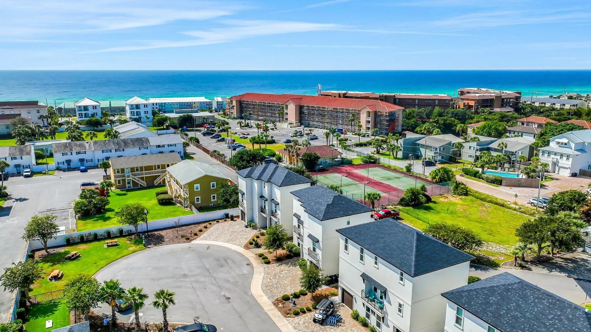 Grand Tran Chateau * Destin