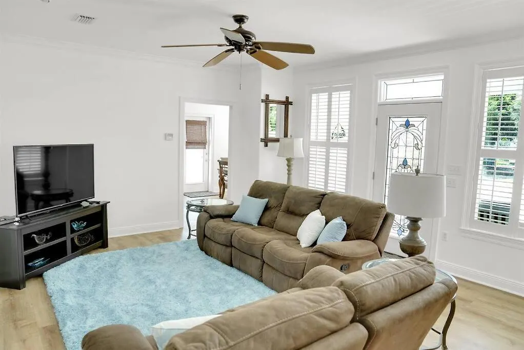 Dom wakacyjny Large House 4 Bedroom 3.5 Ba 130 To Pool Destin