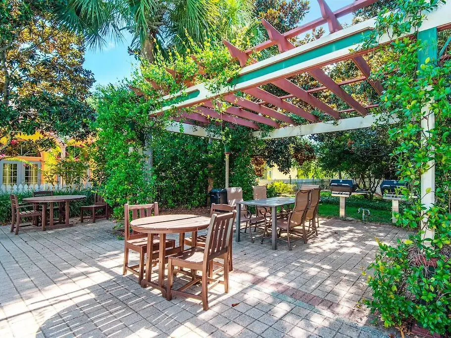 Dom wakacyjny Large House 4 Bedroom 3.5 Ba 130 To Pool *