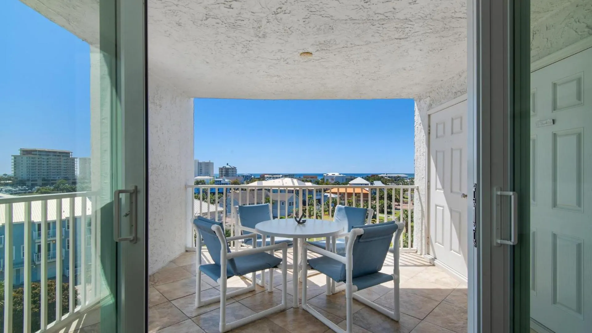 Apartment Dolphin Point #602a