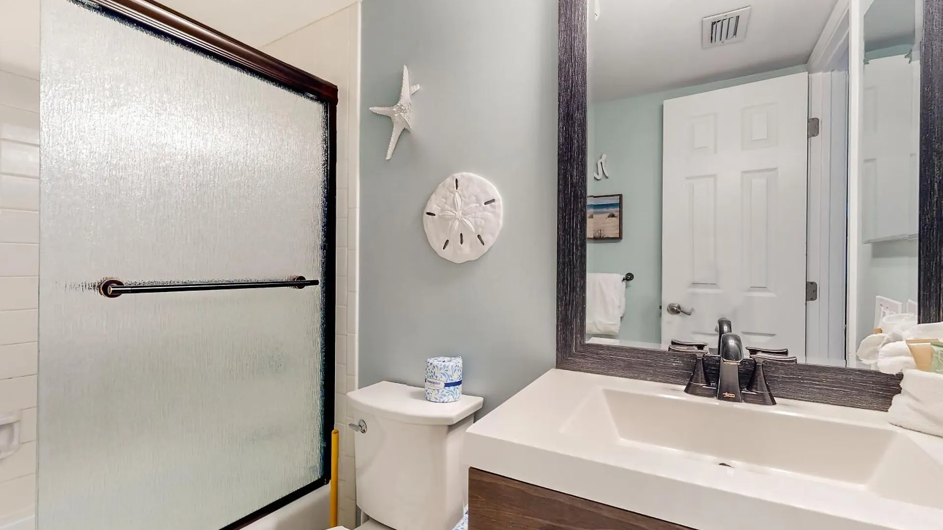 Islander 215 Apartment *
