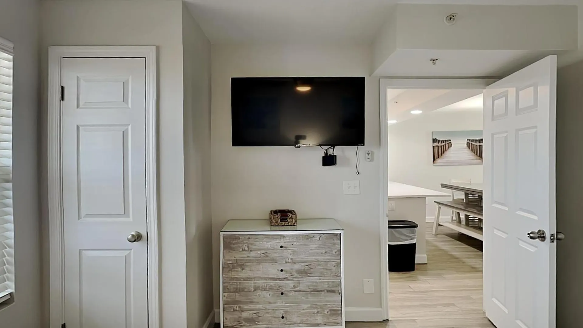 Pelican #2017 Apartment