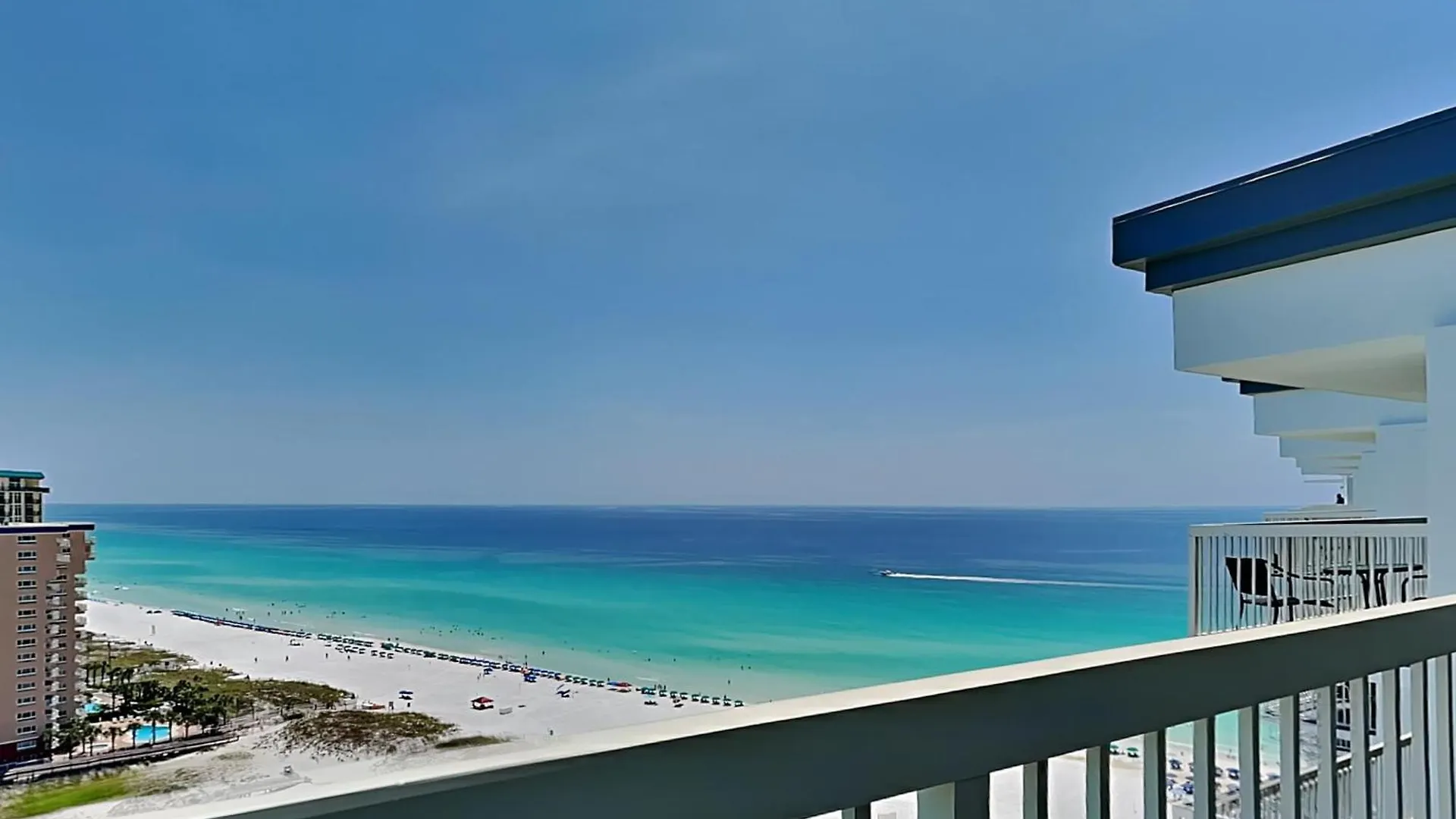 Pelican #2017 Apartment