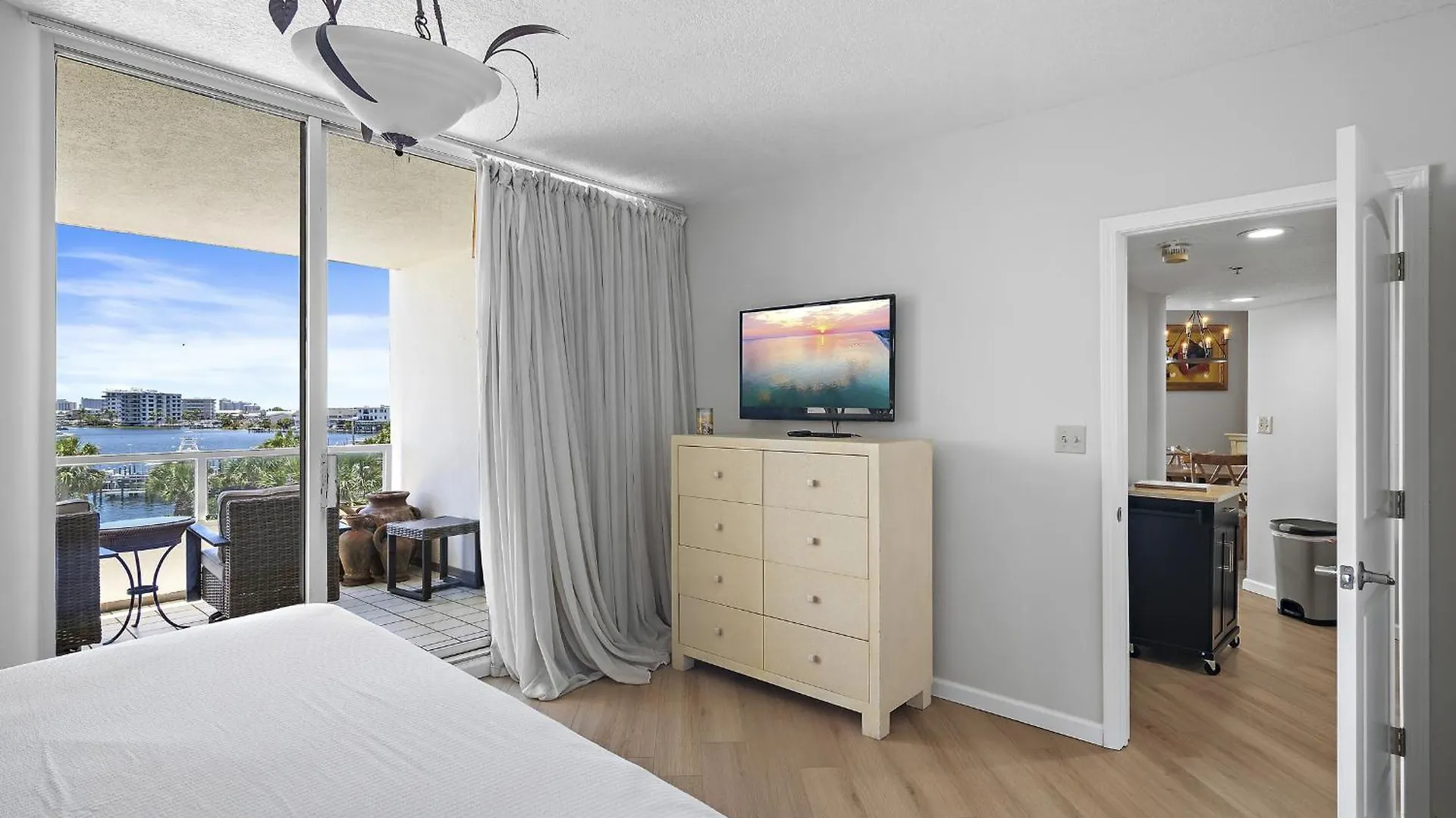 Apartment East Pass Towers 303n *