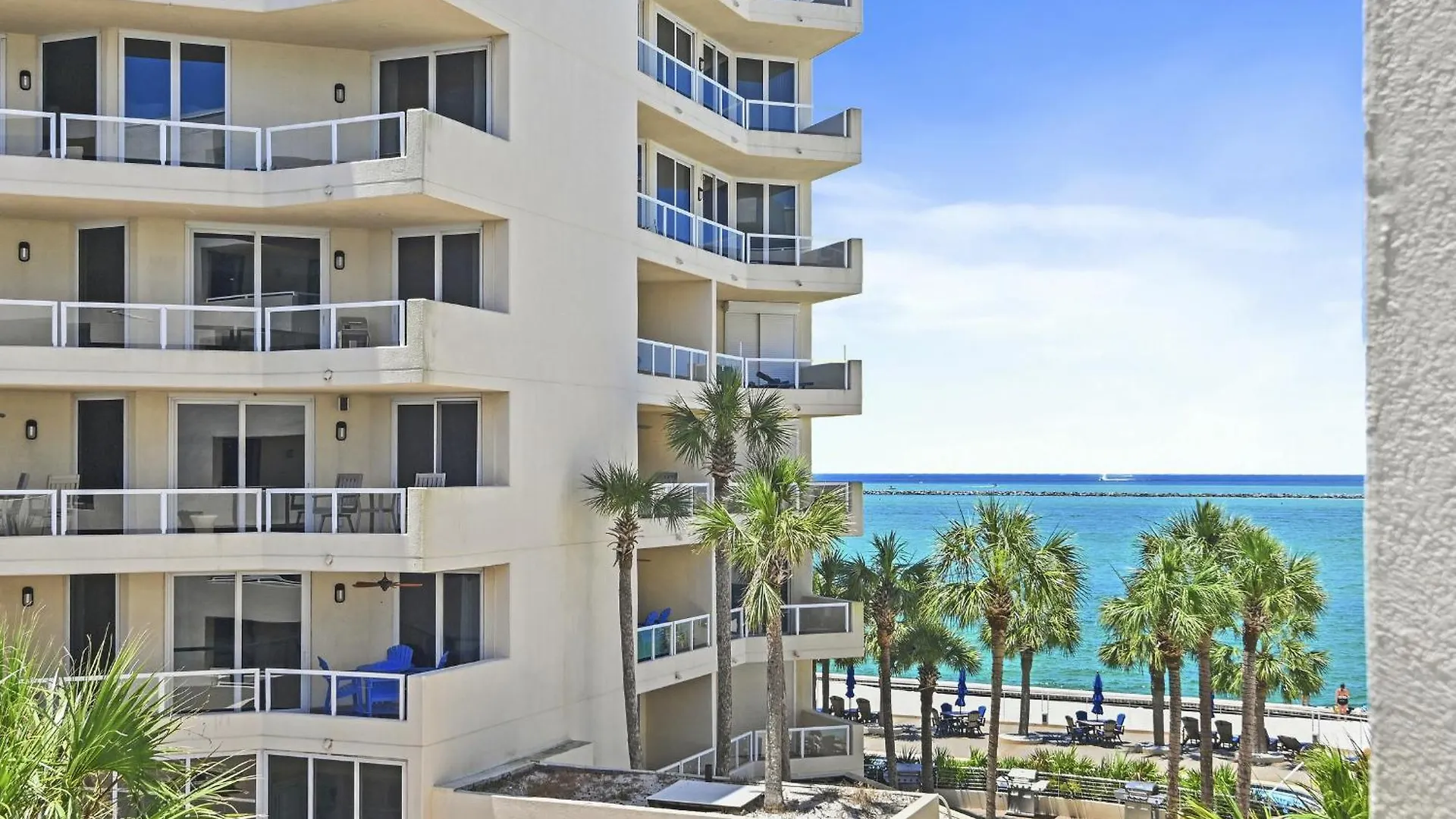 Apartment East Pass Towers 303n