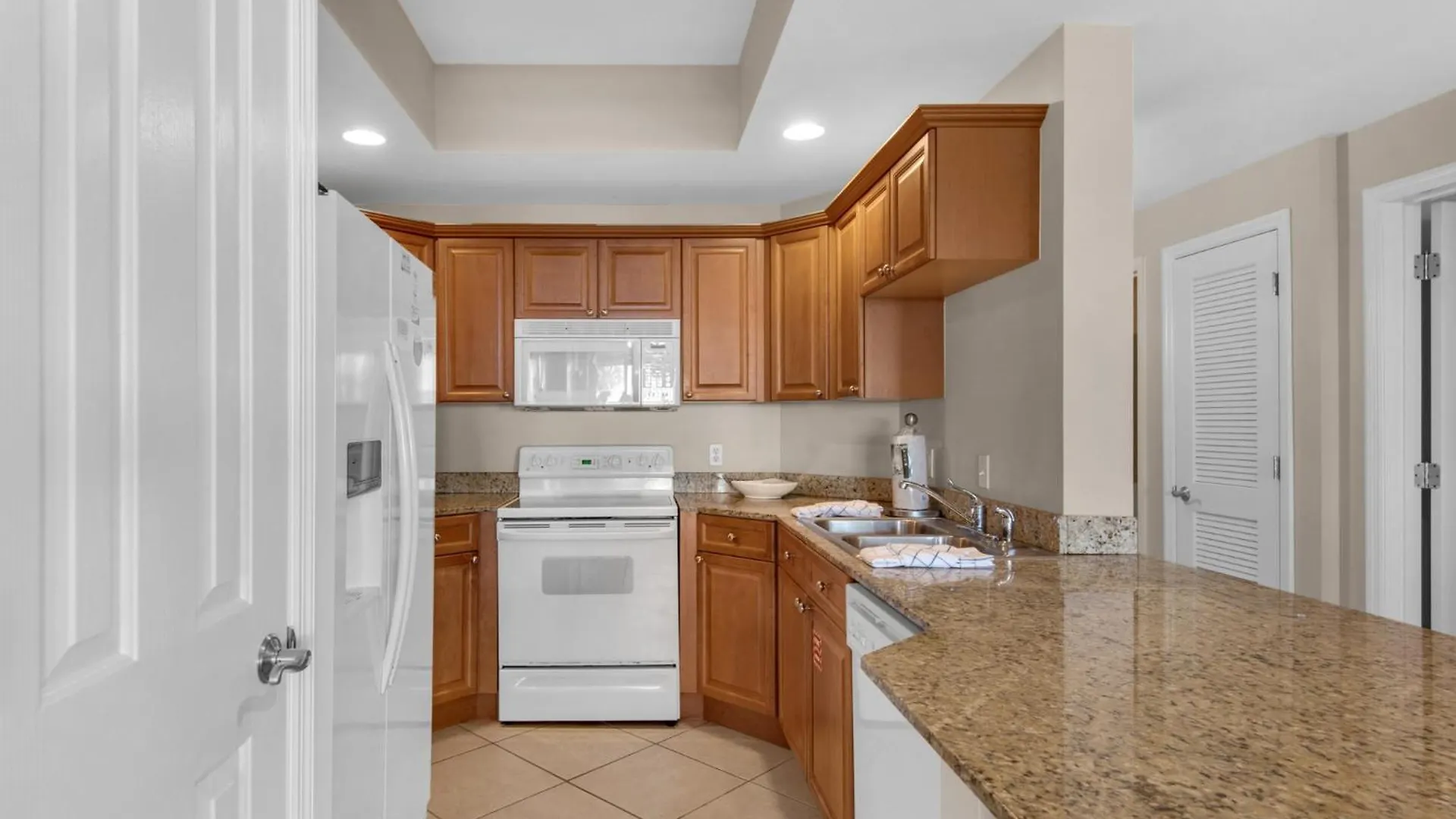 Mediterranea 212d By Newman-dailey Apartmán