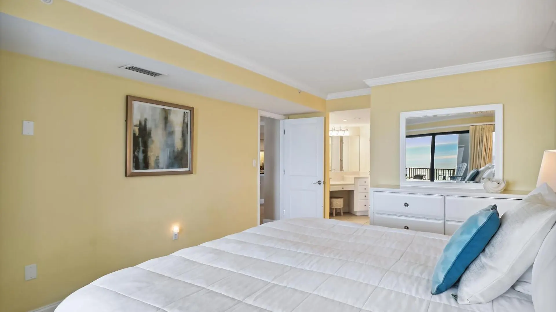 Apartment Inlet Reef 102- By Isle *