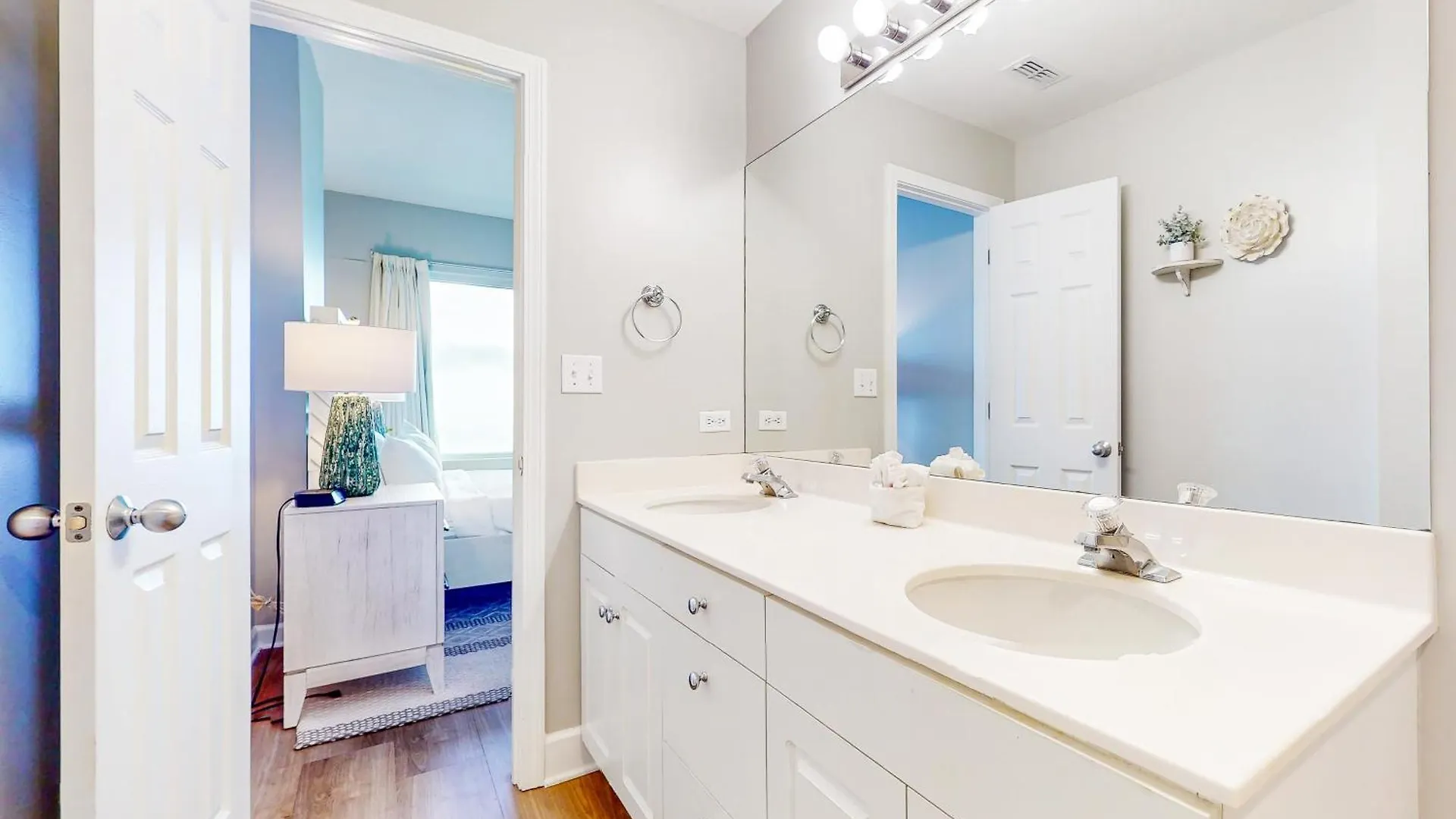 Leeward Key Apartment *