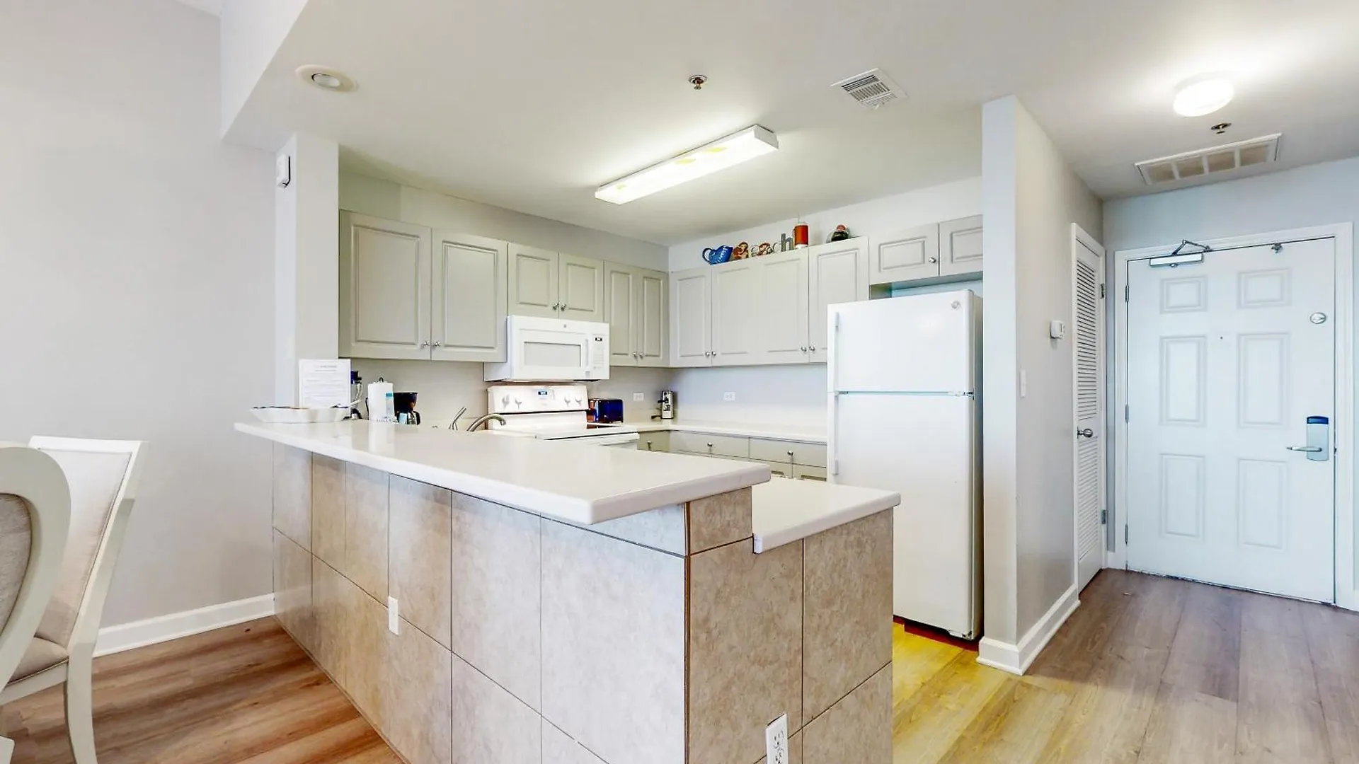Leeward Key Apartment