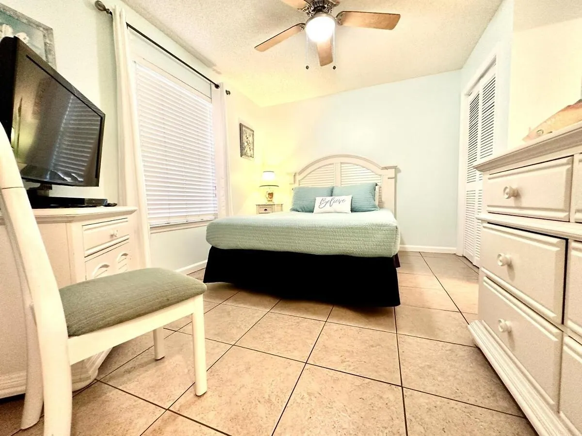 Peaceful Paradise Steps To Pool & Hot Tub * Destin
