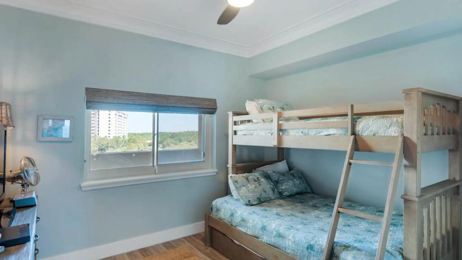 아파트 Tops'l Manor 612