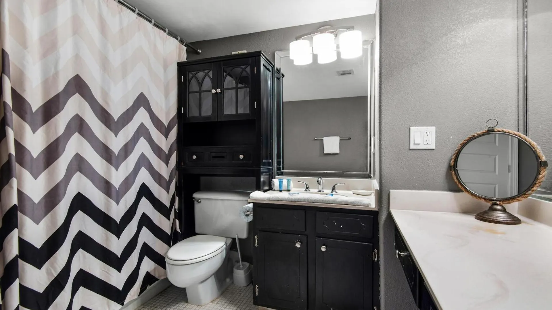 Shoreline Towers 3021 Apartment *