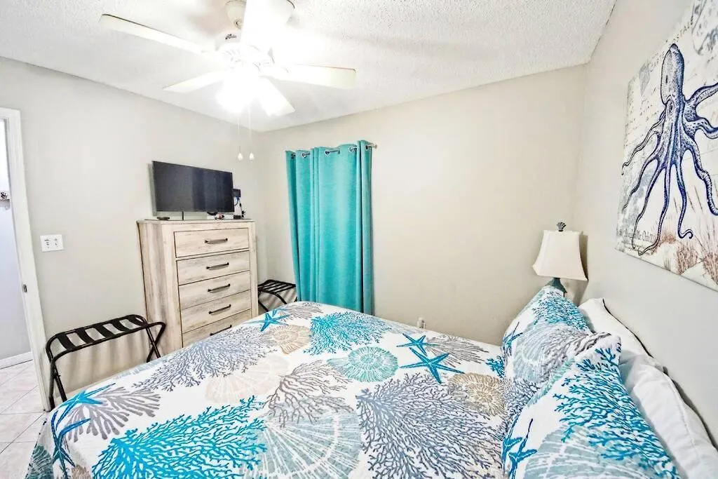 Private With Seasonal Chair Service And Heated Pool * Destin