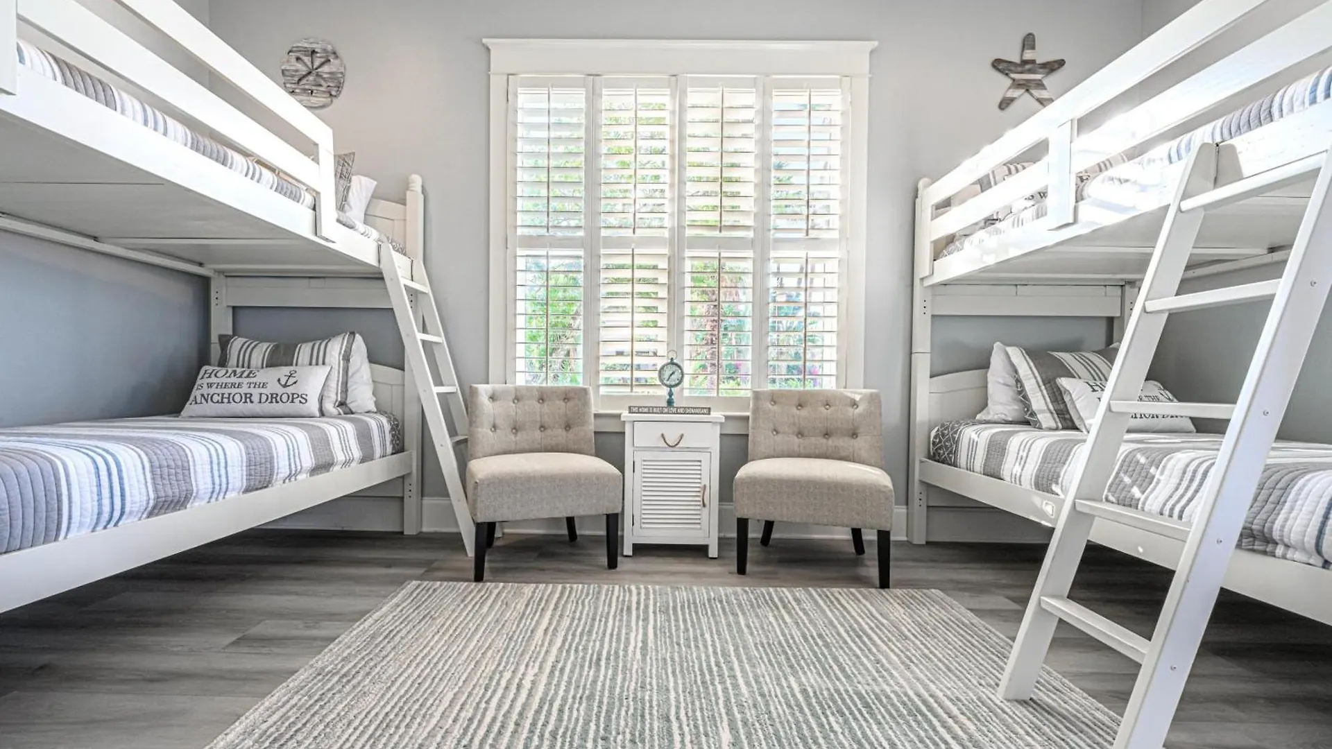 Lavish Escape 4806