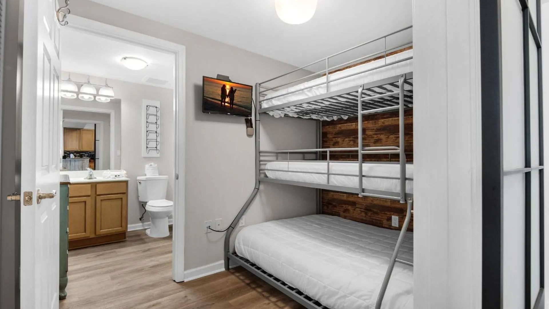 Palms #1808 Jr 2br 德斯廷