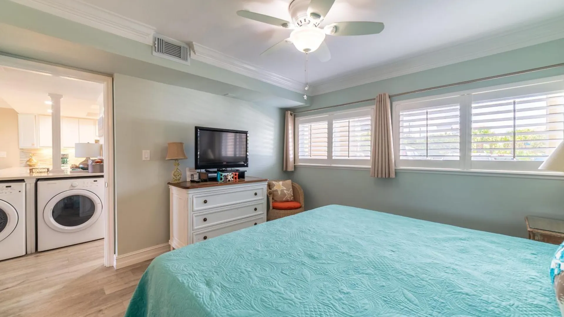 Apartmán House D102 - Beachfront With Pool, Wifi, & Service