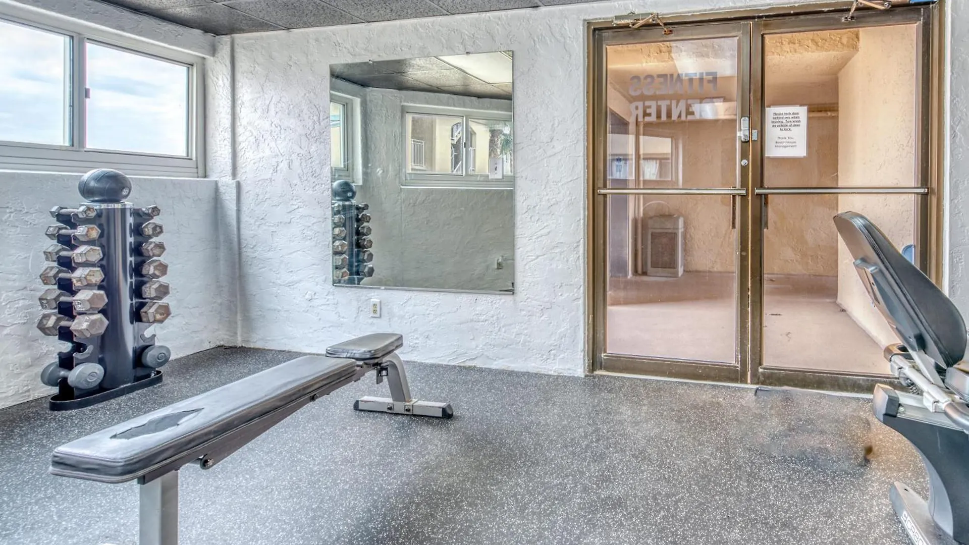House D102 - Beachfront With Pool, Wifi, & Service