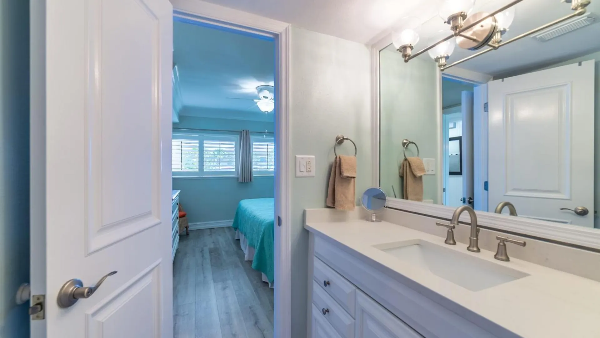 House D102 - Beachfront With Pool, Wifi, & Service *