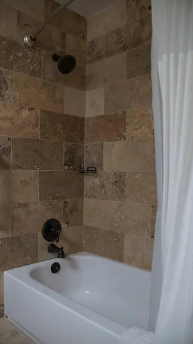 Charming Townhome Shoreline Towers Short Walk To The And Pool Semesterbostad *