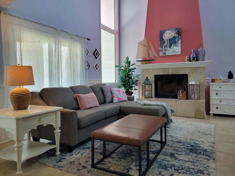 Semesterbostad Charming Townhome Shoreline Towers Short Walk To The And Pool *