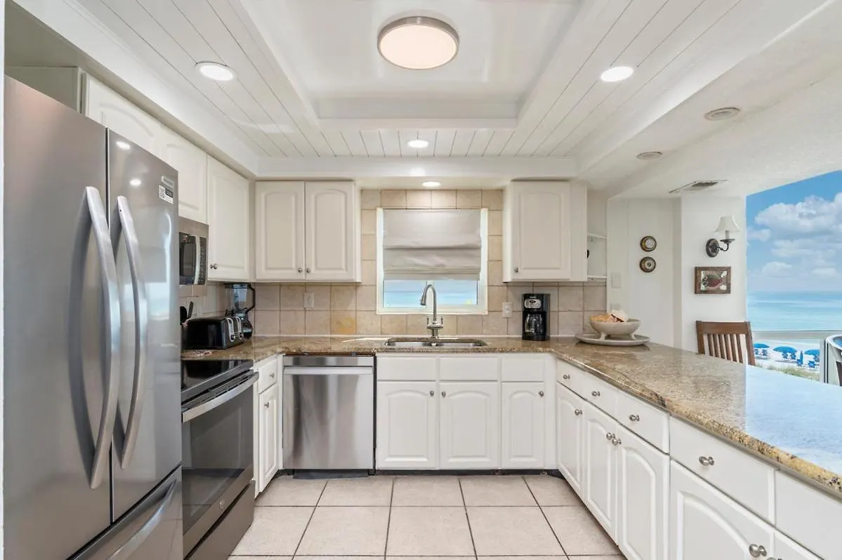 2036 - Shoreline Towers Beachfront Free Setup * Destin