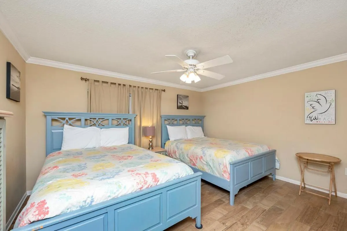 2054 Shoreline Towers Front Spacious With Open Balcony *