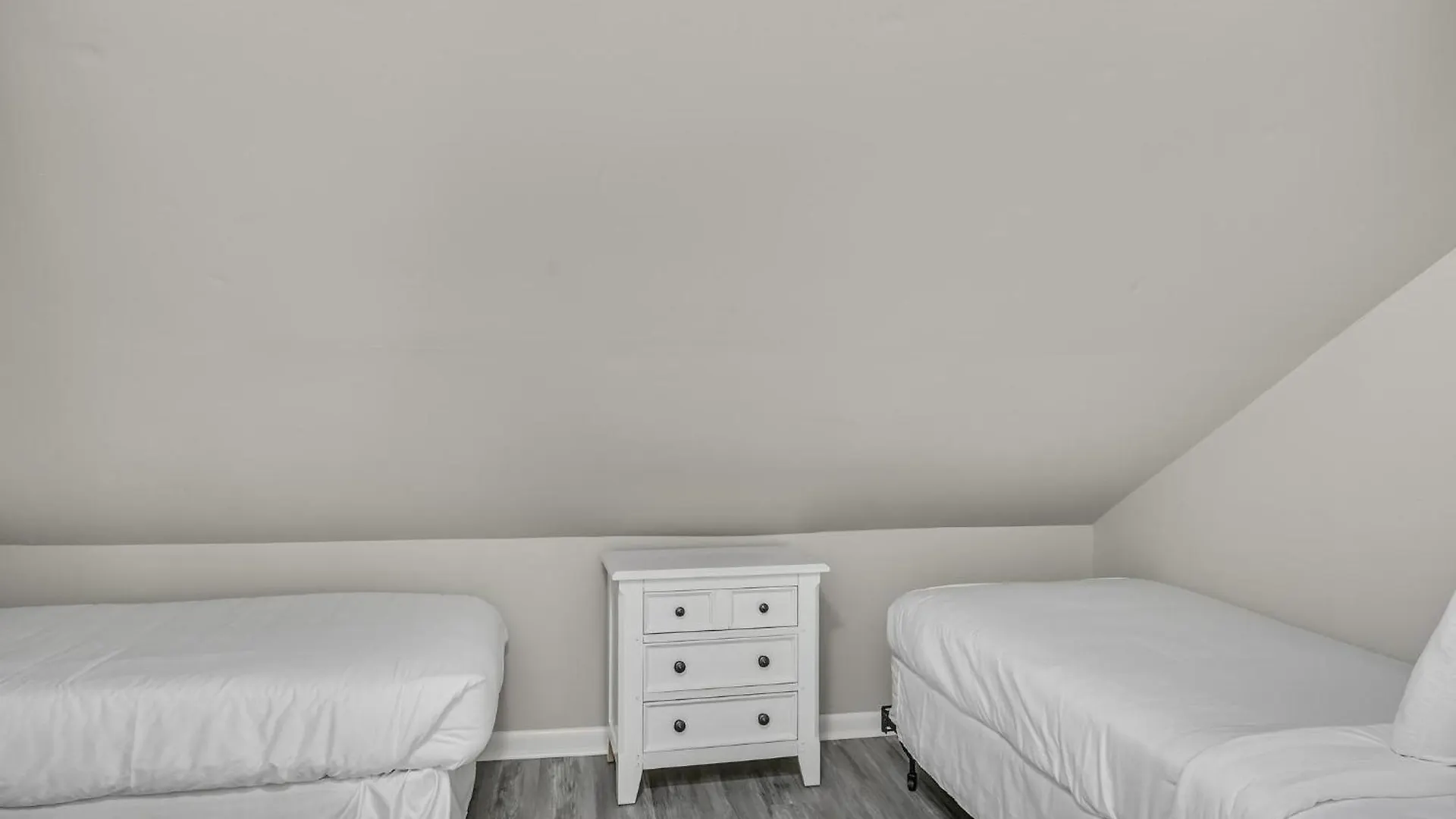Beachwalk 5074 *
