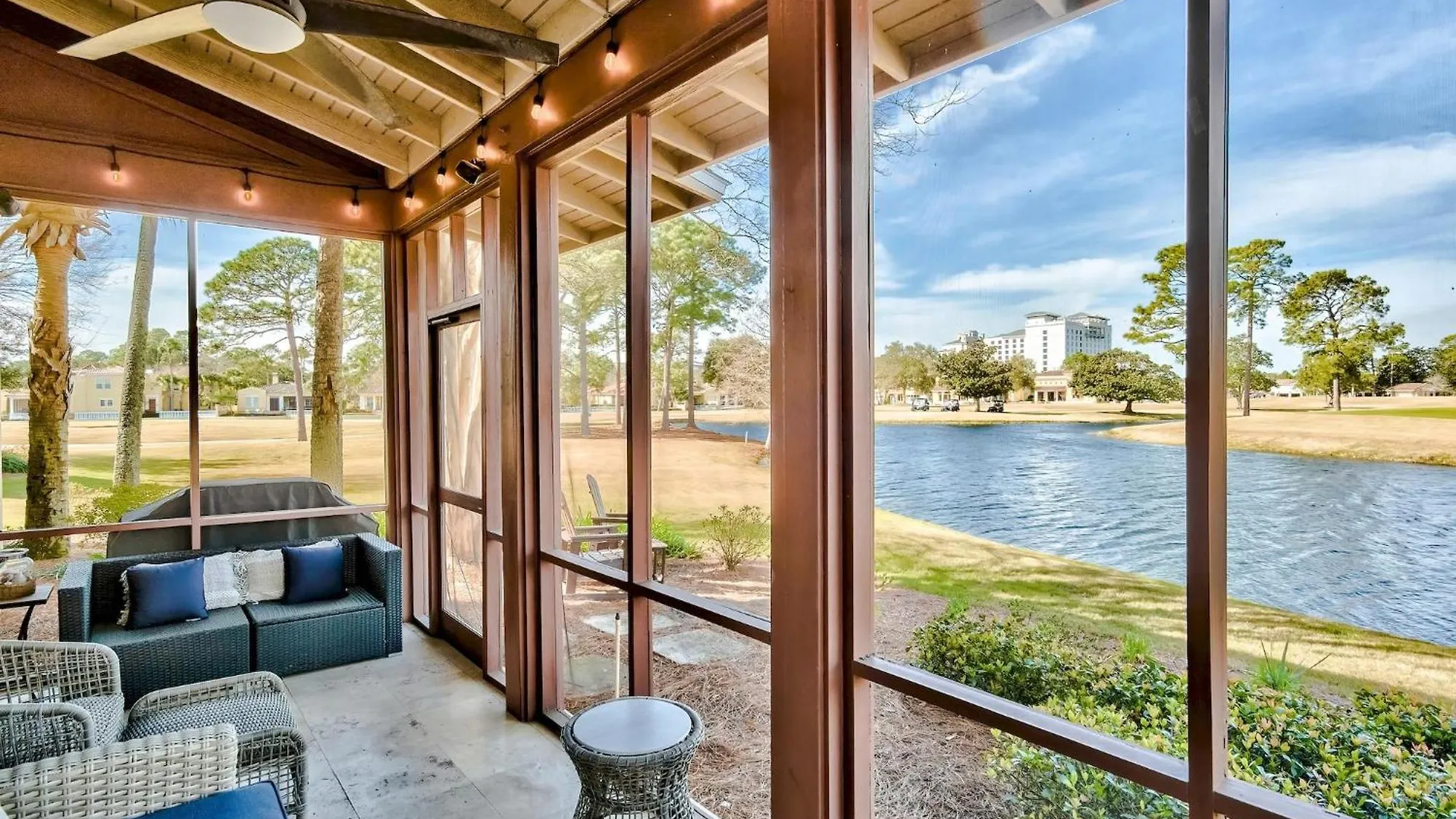 Magnolia Bay 8598
