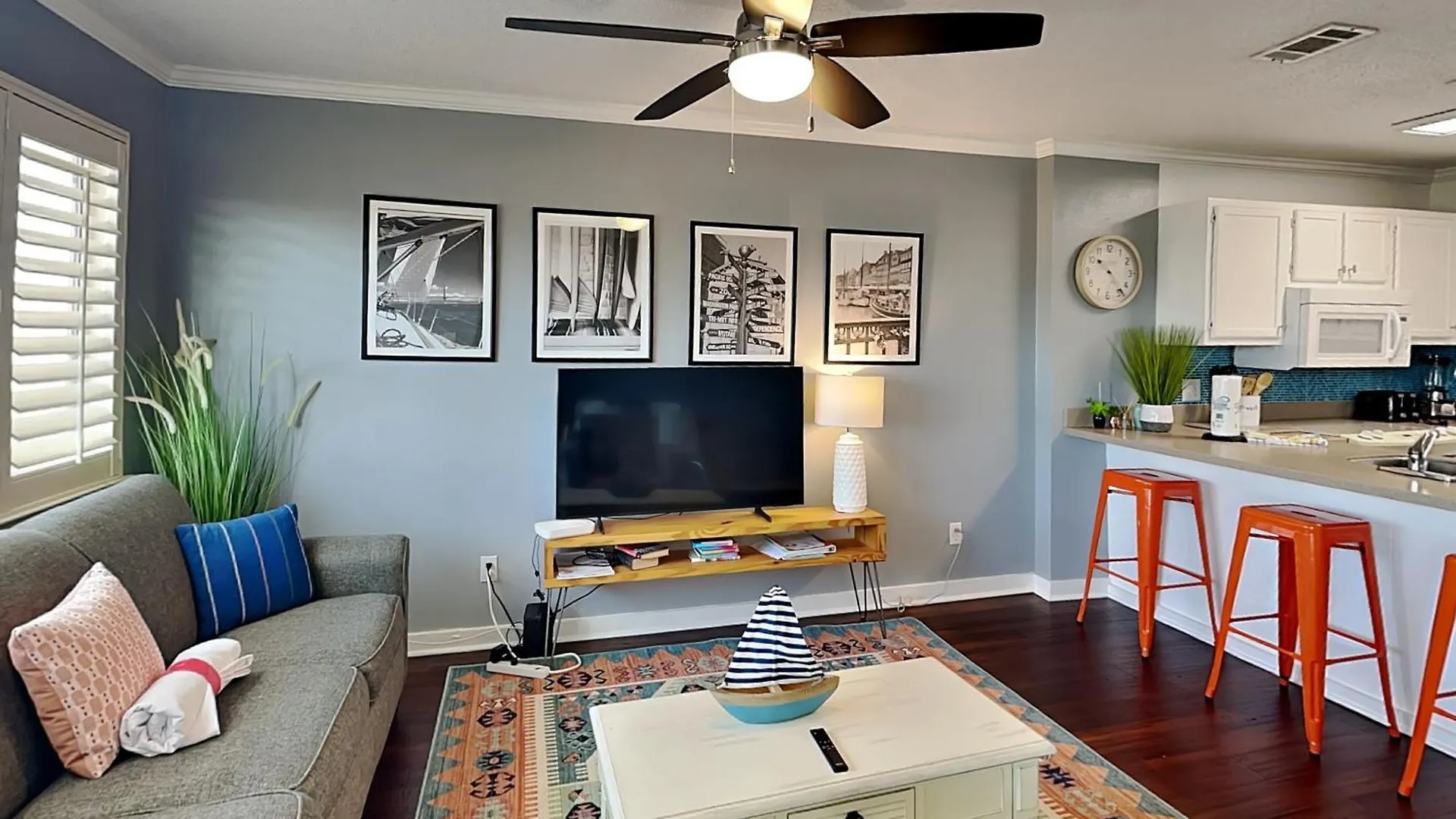 Apartment Island 304