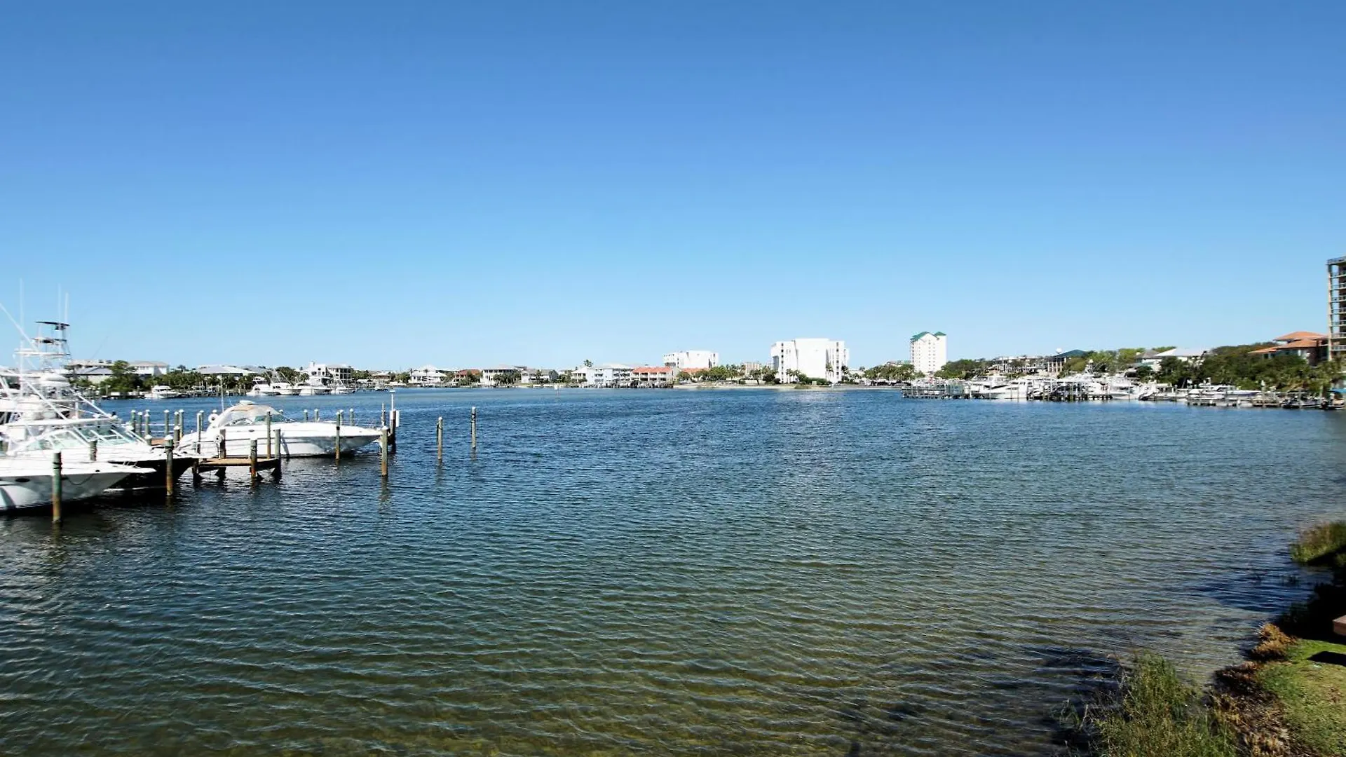 Sandpiper Cove 1230 度假居