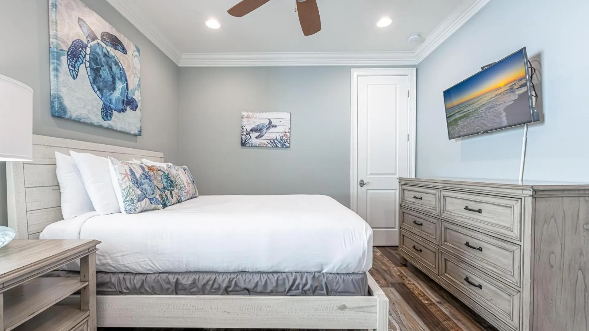 1978 S 2g 4br 4ba Sleeps 11
