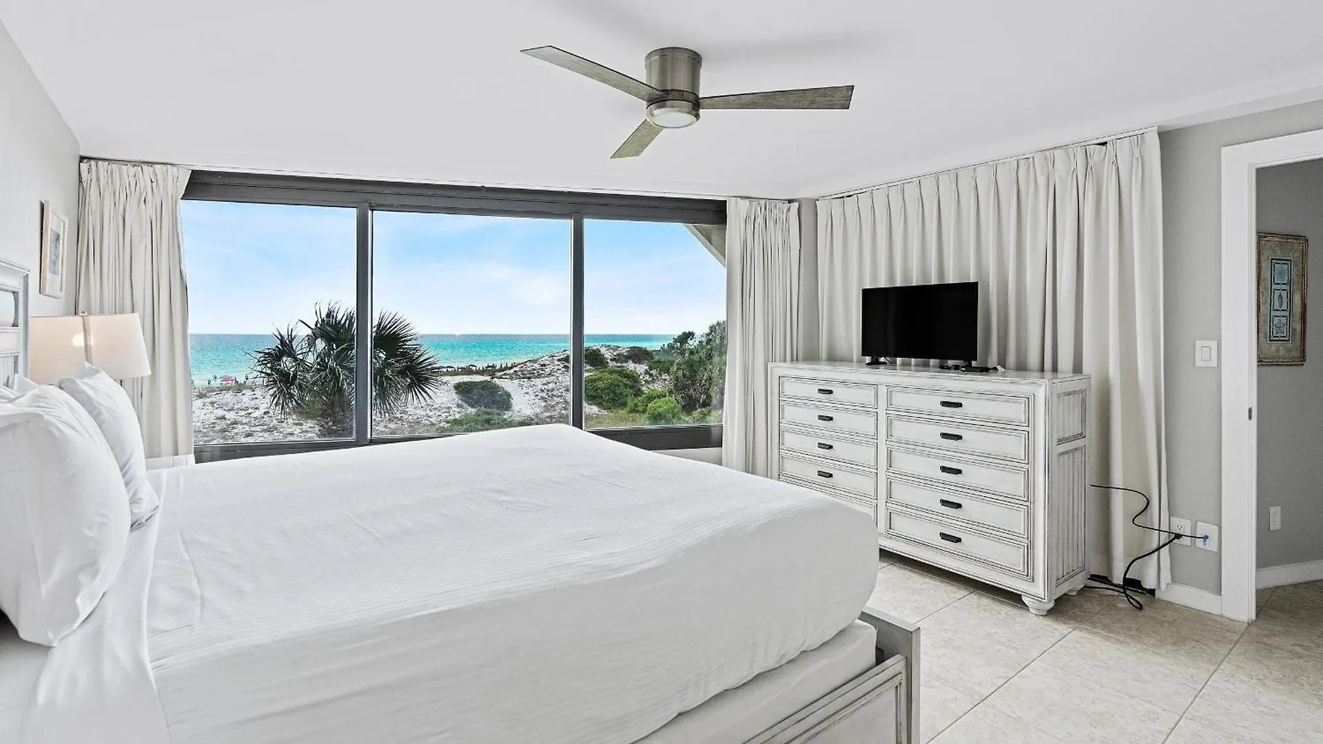 Beachside One 4033