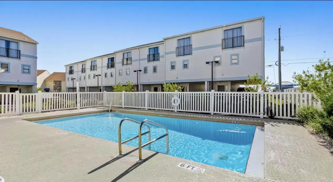Apartment Available For Season! Emerald Heaven In