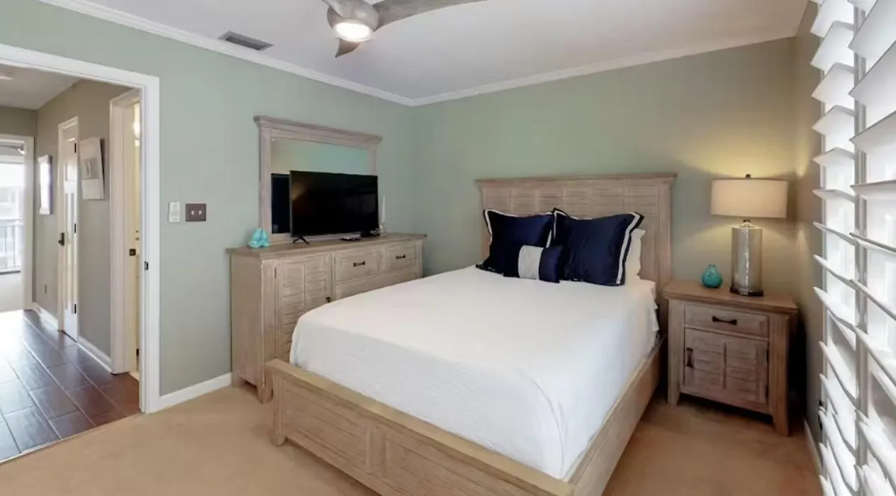 Apartment Available For Season! Emerald Heaven In *