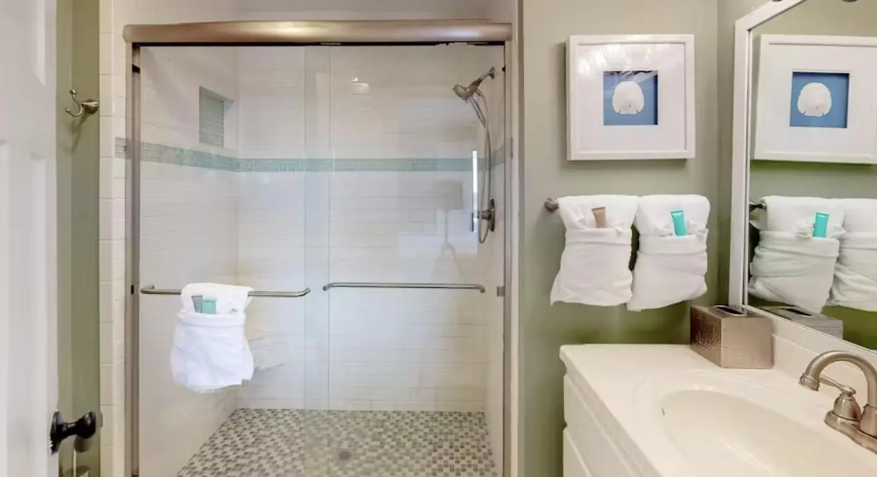 Available For Season! Emerald Heaven In Apartment