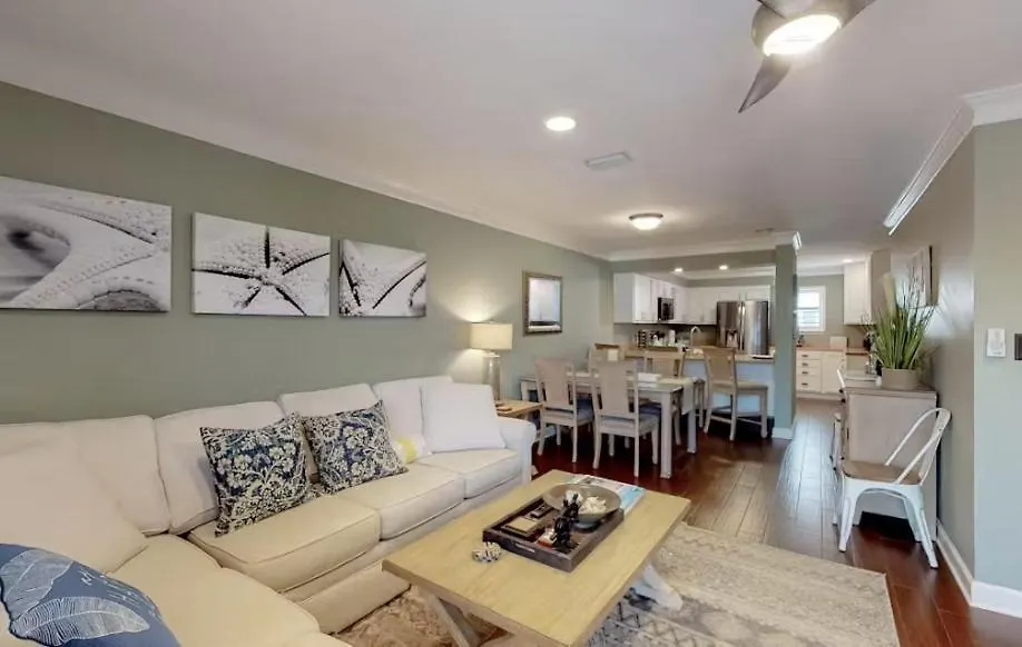 Apartment Available For Season! Emerald Heaven In