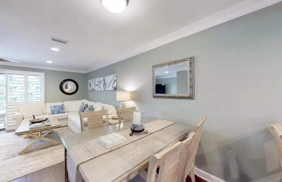 Apartment Available For Season! Emerald Heaven In *