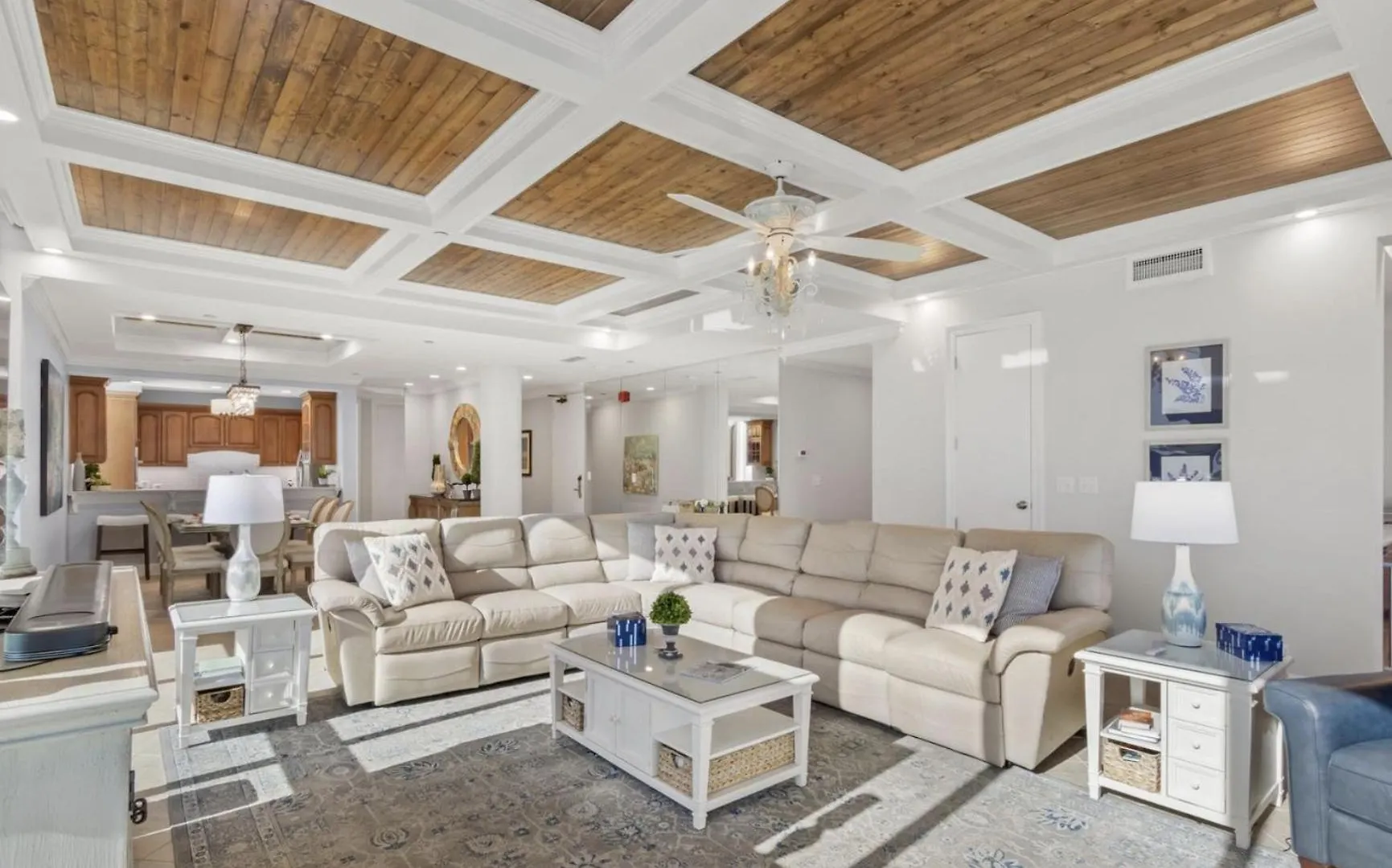 Holiday home Available For Season! Amazing Gulf-front At Emerald Towers *