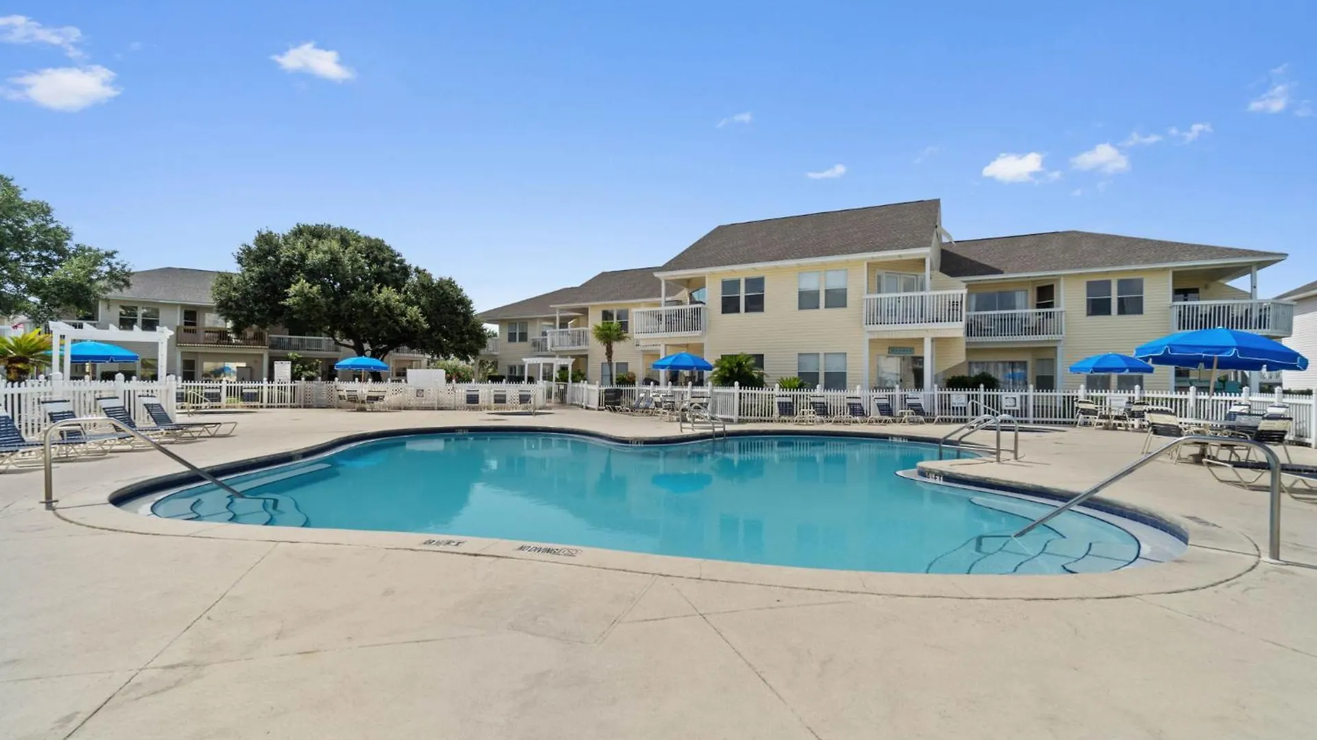 Sandpiper Cove 8140 - 500 Feet To The Beach! Pool In The Back Yard! * デスティン