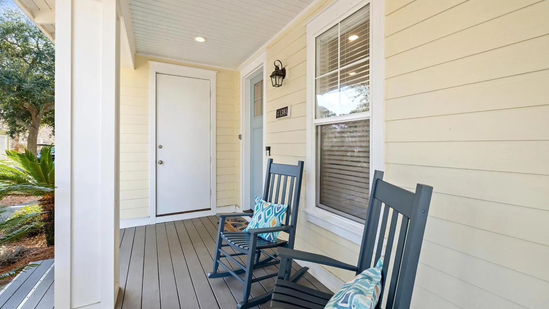 1381 Laurel Grove *