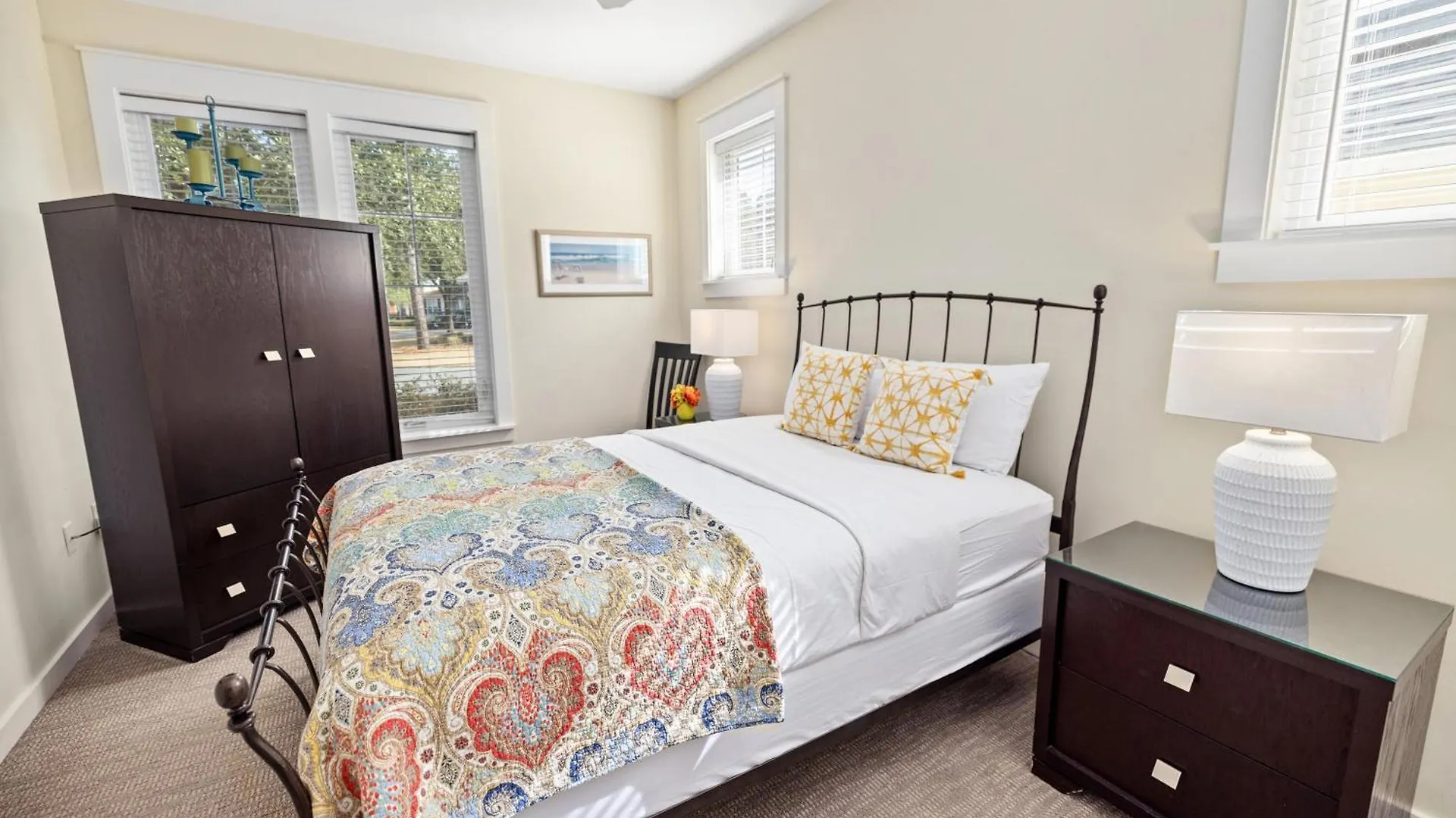 펜션 1381 Laurel Grove