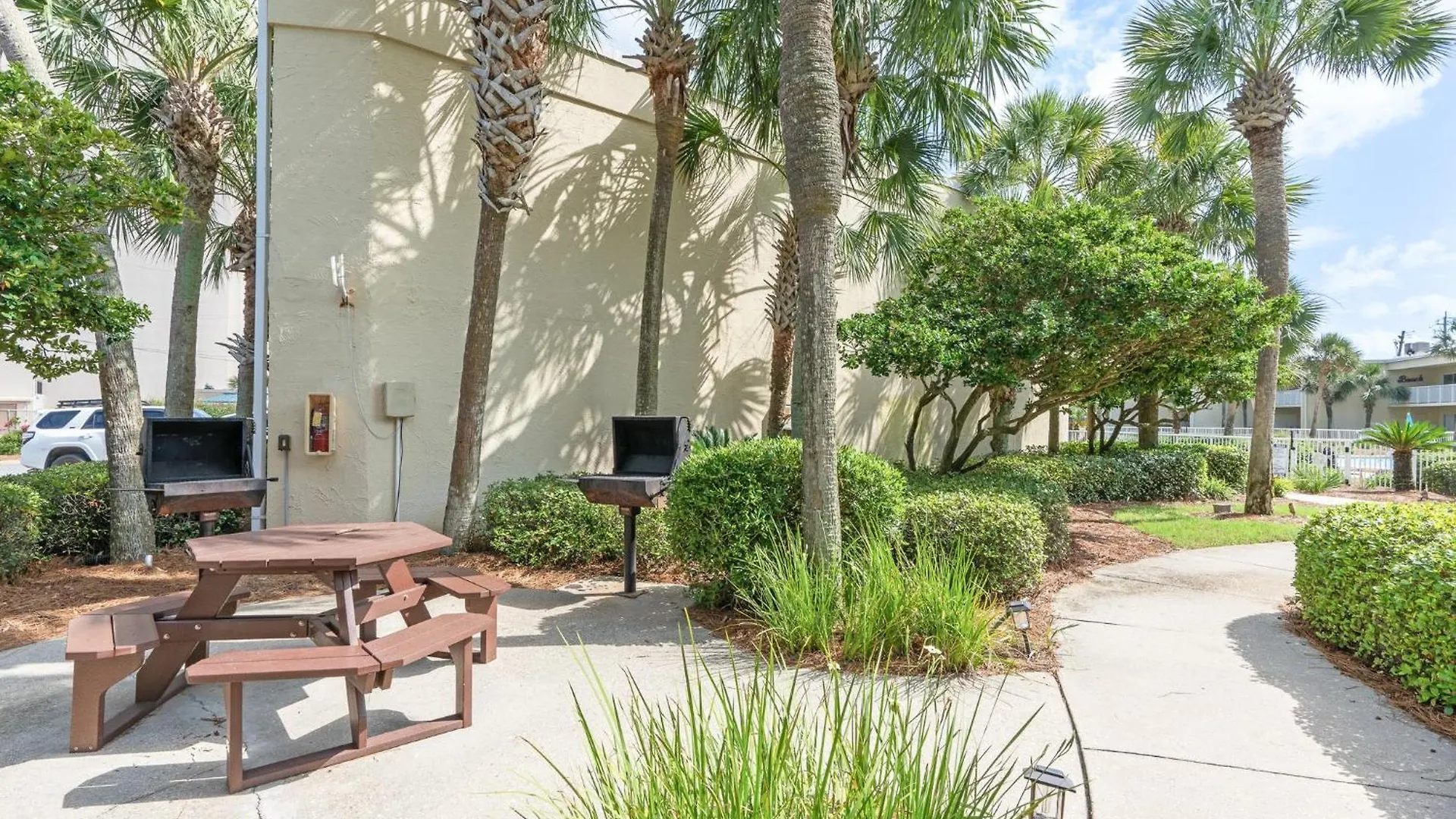 Silver Dunes 1302c By Newman-dailey *