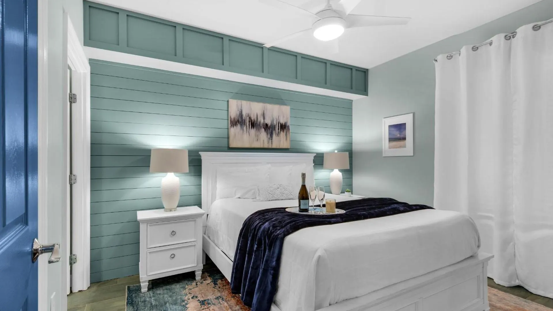 Sterling Shores 215 Aparthotel