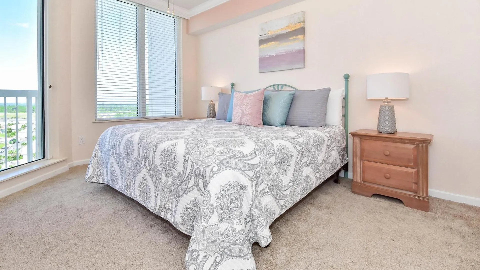Silver Towers E1606 Apartment