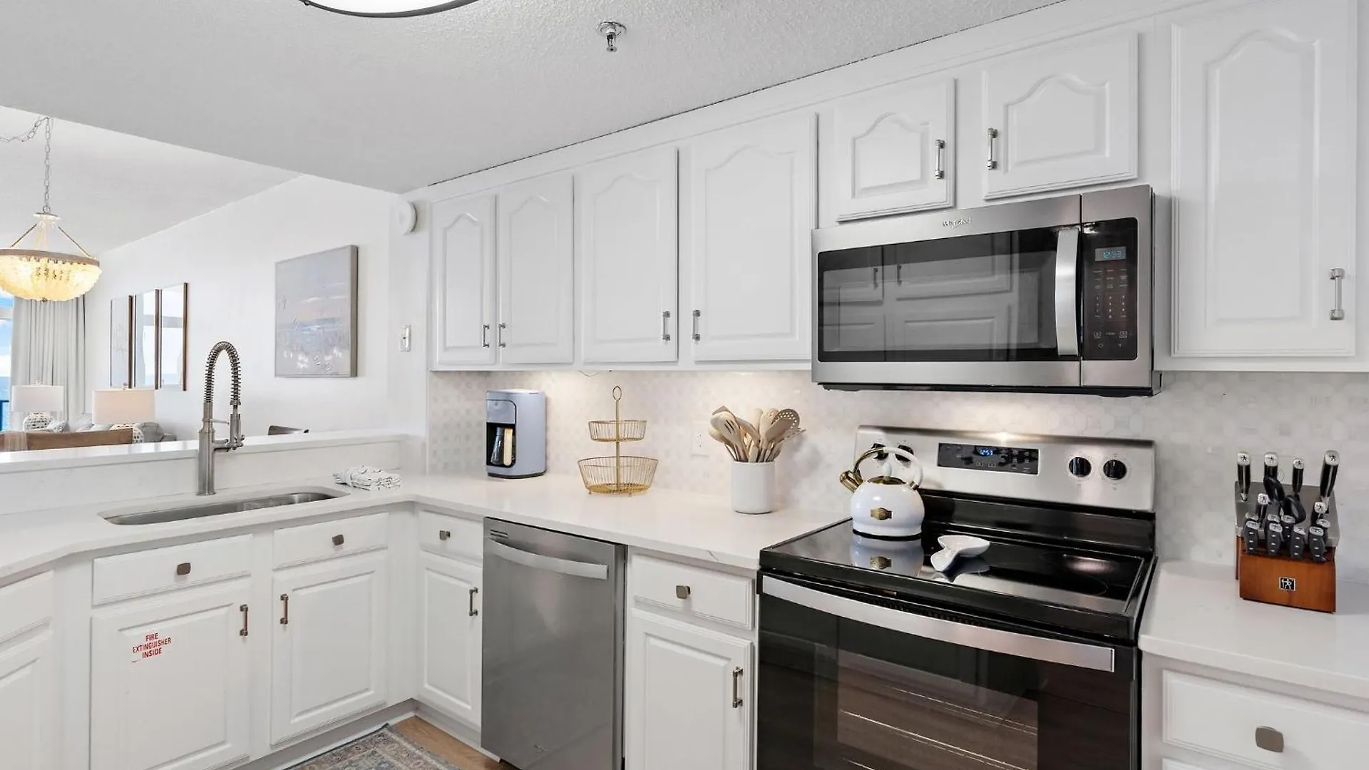 Jade East Towers 0430 By Newman-dailey * Destin