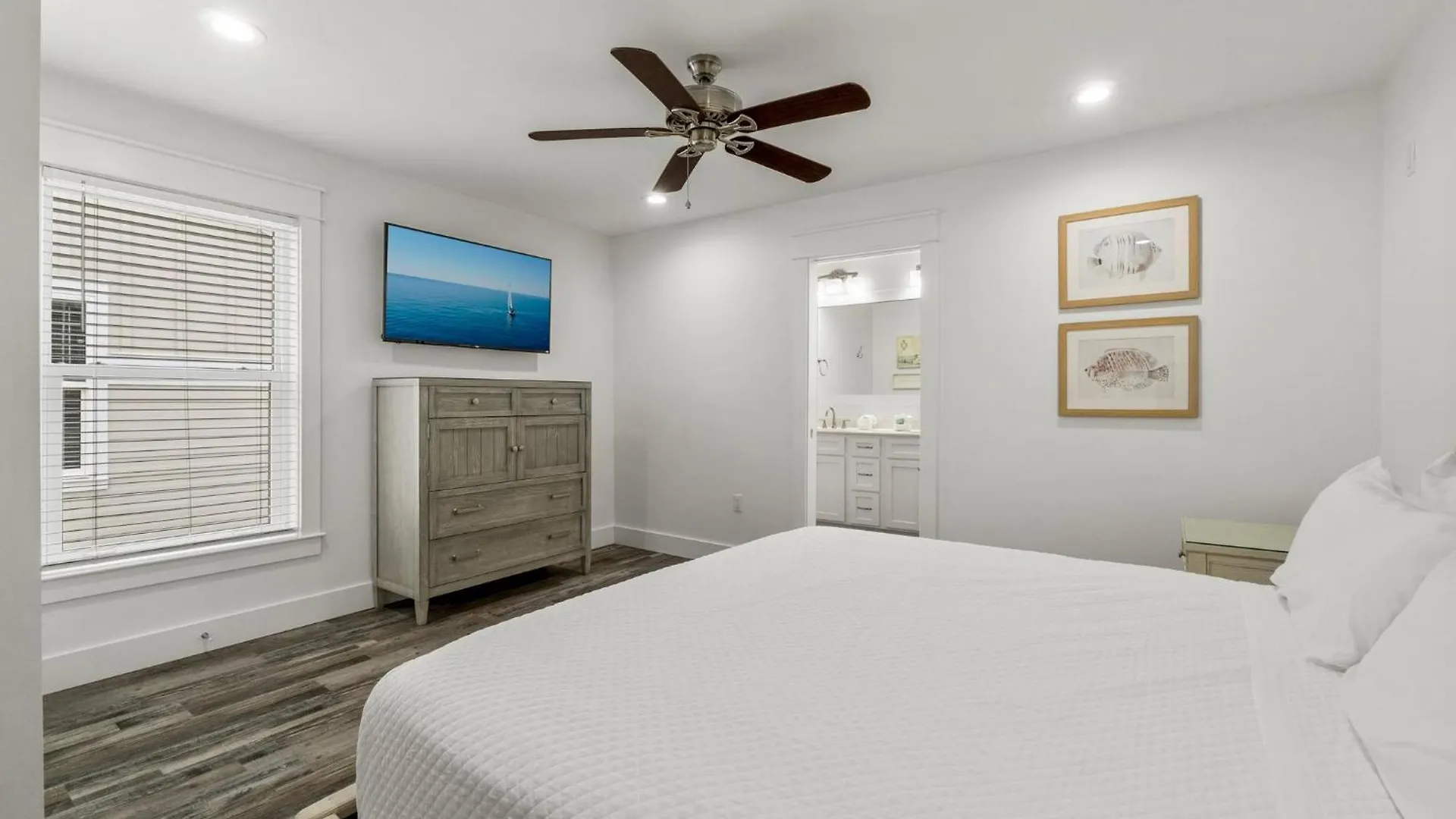The Emperor With Jetted Pool And Game Holiday home Destin