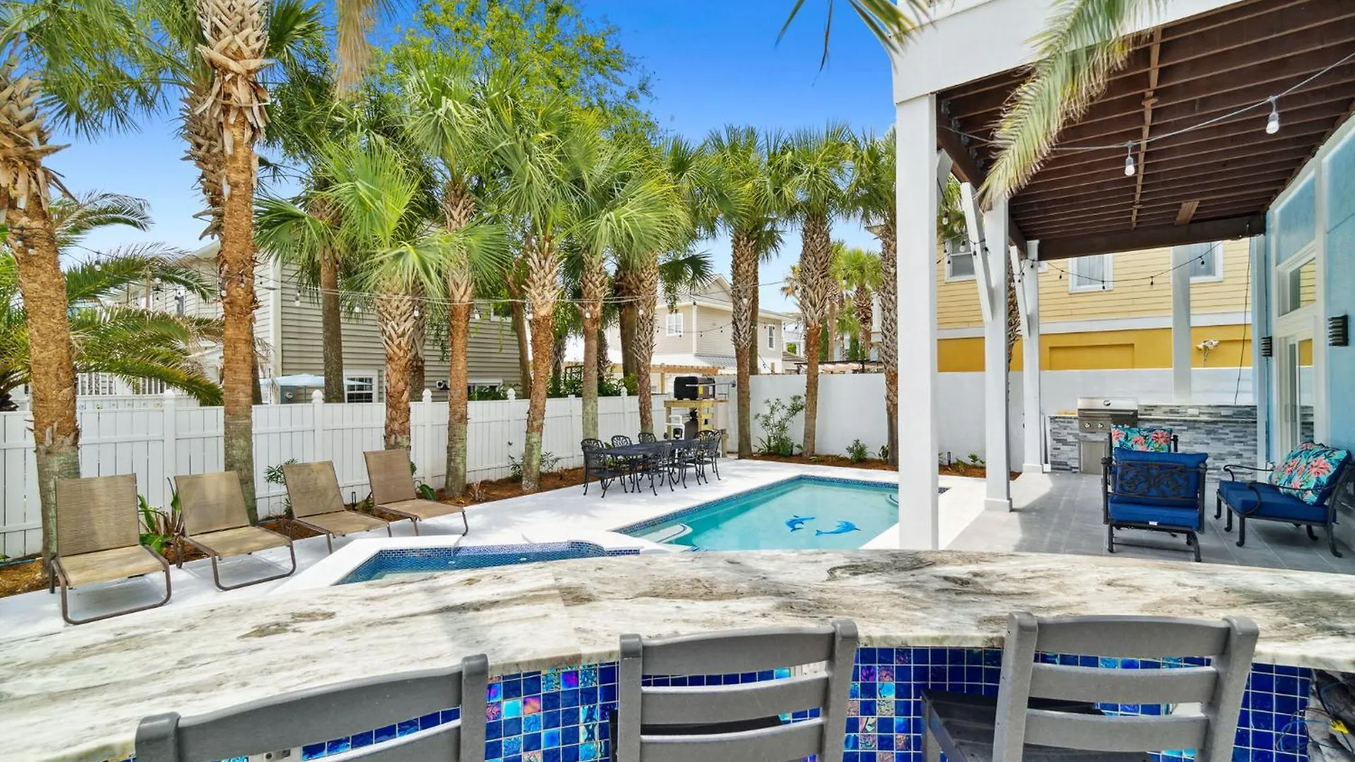 Frangista Breeze With Heated Pool *